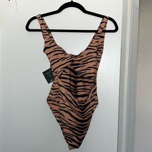 Skatie one Piece in Malibu print